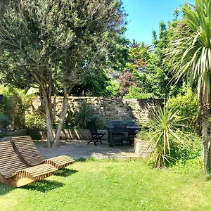 peninsular-house.inbrittany.com/